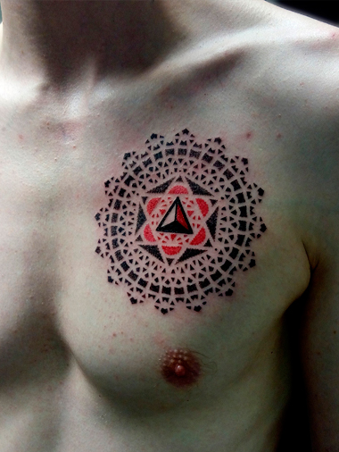 Tatuaje de mandala geometrico